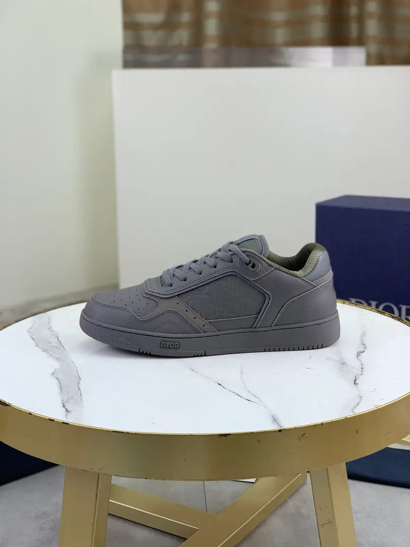 Plant prices 💎Top Quality💎A pair of Dio's sports shoes. Top-level high-end version Repurchase Quality Original development The Dios Spring and Summer Festival.B27 The couple's sneakers are the new item in the series., （Dior）B27Sports shoes,Original purchase The old spring-old sports shoes. A big star in the red. The upper foot is very effective.nice It's made by Italian craftsmen.B27Sportsboard shoes The hierarchy is clearly defined with a different stereo effect.🌟Show the Modun Yuagle.,It's like a beauty.Dior x AJ1, The classic old flower embroidery element. We're out of stock. Original Counter1:1The condom, Perfect shoe.. DiorThe classic style of the. It's carefully crafted with black smooth cow leather., Sides are in rice and black. Oblique Pamphlet. “CD Icon”The shoes are so beautiful and so delicate., Double rubber soles., The back end of the shoe and the heel have branded details., Raise the tone. The ankles. Oblique Stamp belt, Alignable Altitude, It's a good thing to be in line with the whole design.. It's a lot of fashion., It's a color for the different models.. Import silk cow skins.DEmbrace. Multicolor🉑️Select TPUOtsumi! Codes:Female35-40 Men: 38-46（Men38, 45, 46Do the code., No, no, no, no, no.）