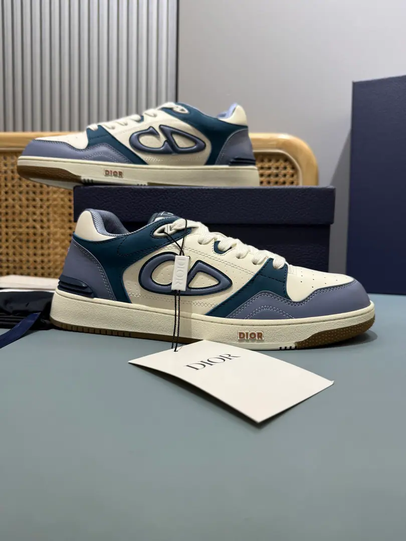 Men👨🏻, Top-level requisition versionDio*✖️kawsJoint contributions Restricted versionB57Jay Chow's same guy.Dribble Low gang sneakers. Precision of originalCP！Infinite approach., Crafts and crafts. The people must be given a pair of hands.🐾 #diorThe Euro-style.NMultired cards, Low-saturated color is a lot of fun. It's hard to be unloved by a simple wind.💓💓 Fabulous original customize top-level head-heading skin, Sidesark DIO* AND KAWS Mark Up, Redone the brand symbol with a colored snake.. The fashion is just full.！♪ And quality and beauty and beauty！Original custom striped airnet sheet, DoubleTPUOriginal Bottom, Super-fine shoe bottom puncture(The details must be a huge fan of it.) The original uniform shoes have chips on their right and left feet.NFCSensitivity directly into the network.. Recurse ceiling level Full package of fine airplanes. Please accept my quality.‼️ Please be careful with the market traffic.！ Codes: 39-44（Men38/45I'll make sure I don't change it.）