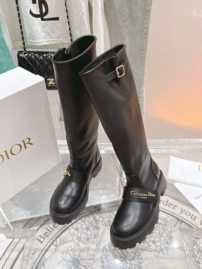 🏧𝐂𝐡𝐫𝐢𝐬𝐭𝐢𝐚𝐧𝐃𝐢𝐨𝐫Top classic boots., Autumn and Winter are all new.D-MajorMartin's boot.💃 It's a big skinny one.yyds.Styrofoam full., - You look great. The upper foot is comfortable. A very resounding one., The aerobics are perfect. Design style is very new. The details are perfect. Cool. Tide. New tides are coming out. Original calf skin./Open the oxen. In the cow's skin. I'm comfortable with air. Fine design process. OriginalTPUThe beauty mix is thick.. Size35-41 [40/41Custom]