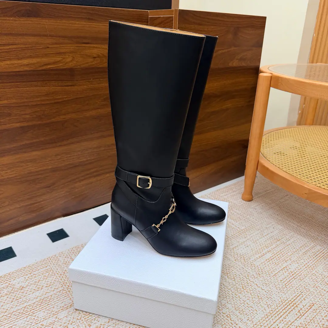 ⚠️Dior | Dio. ²⁰²³ 𝐬𝐬 2026Autumn and winter money. ⚠️ English boots./Boots.🎗Series, Who doesn't want a pair of cool English boots? The owner of the counter is making a new offer. Martin Inren's hardware is new.🆕 ❥Requisition level！It's a great sense of excellence.！A huge amount of money from domestic and international bloggers., Old and fashionable. 💎The upper toe blew up.！The boss's push.★ ▪️Shoe.: Original custom-made cow skin ▪️Uchi.: Imports of sheep's skin ▪️Otsumi!: The original is really leather. ▪️Shoes.: 35-42（40, 41, 42Custom without re-offer）