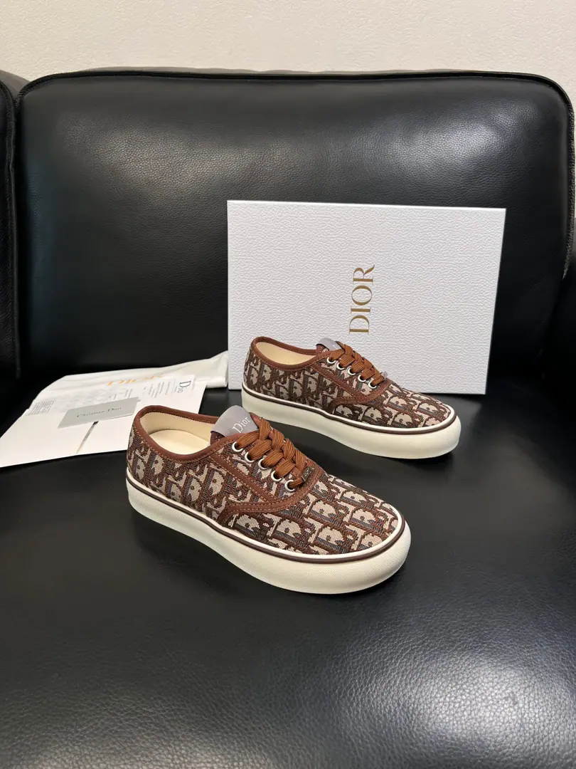 Dior Top-level craft Dio. Synchronize cabinets Original plant configuration, Italian imports of original cow-coloured flour, I'll be comfortable importing watered cattle., Shoes under the sole.: The original factory is super comfortable with the original base., The original factory and the single., Codes 38--45
