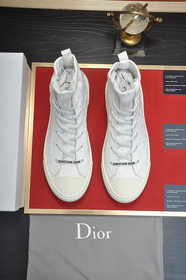 Get out of the factory. 【Dio.】Walk ‘n’DiorA couple of embroidery cotton.👩‍❤️‍👨Leisure shoes., Use quality, White rubber bottom., Pure cotton embroidery on the shoe., Show your personality., Use of shoe tongues and shoelacesChristian DiorMark Decoration. Water, in the sheep's skin., Skins and feet.. Couple money.（Female35-40Code）（Men38-44Code）