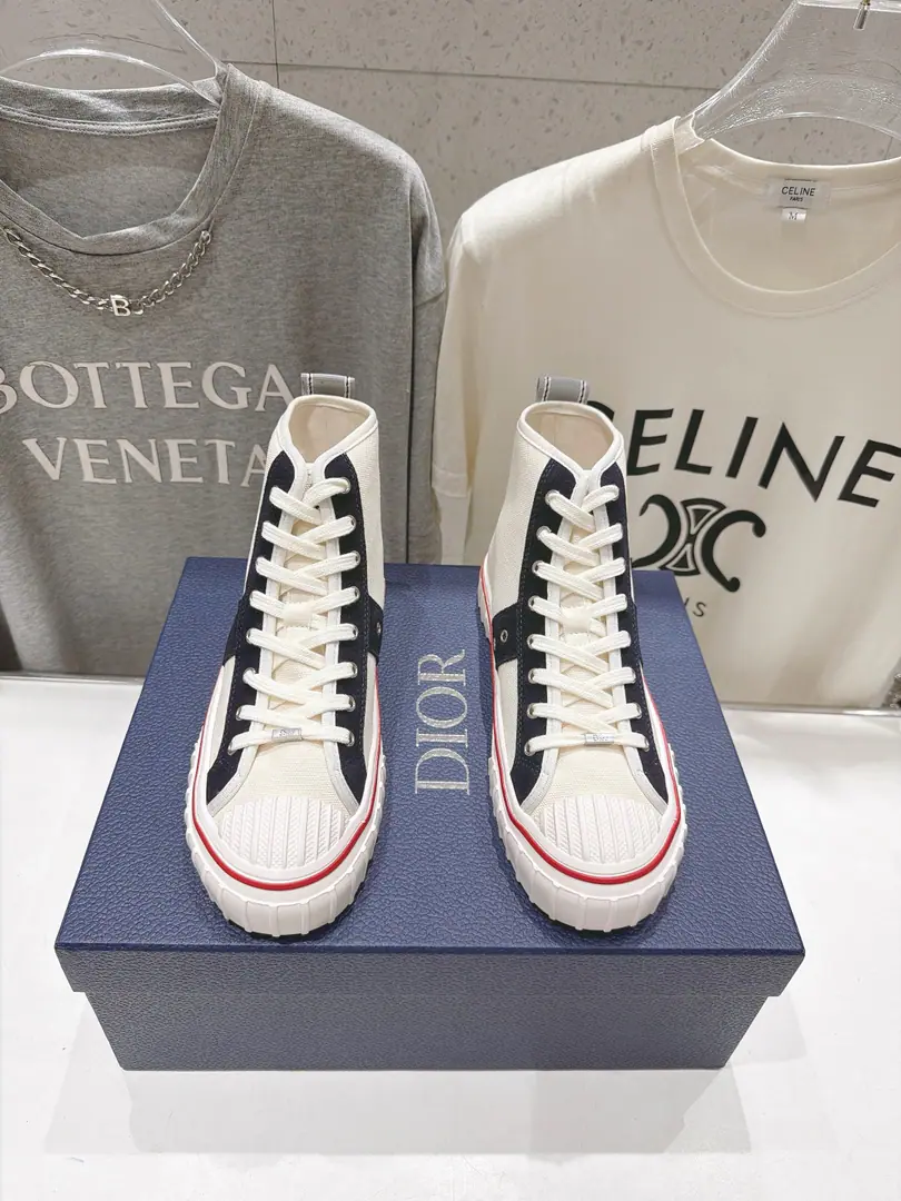 High Version Out Dior/Dio.F DHome.2026ssNewly-wobbled couple-to-be-loose-ass sneakers. Original procurement development Make the goods. This sails are a fashionable shoe., The upper feet are particularly comfortable., Bright eyes.. Side originallogoAppend, It's a lot of fashion. ✔Fabulous.: Original custom fabric ✔Uchi.: Import air-net sheet ✔Otsumi!: The original exclusive is the bottom of the story. ✔Size: 35-46（Women40.41 Men45.46Make a no-refund order.）