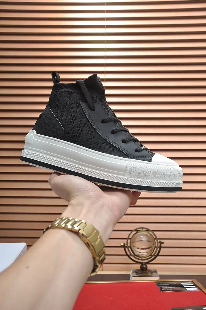 Get out of the factory. 【Dio.】Walk ‘n’DiorA couple of embroidery cotton.👩‍❤️‍👨Leisure shoes., Use quality, White rubber bottom., Pure cotton embroidery on the shoe., Show your personality., Use of shoe tongues and shoelacesChristian DiorMark Decoration. Water, in the sheep's skin., Skins and feet.. Couple money.（Female35-40Code）（Men38-44Code）