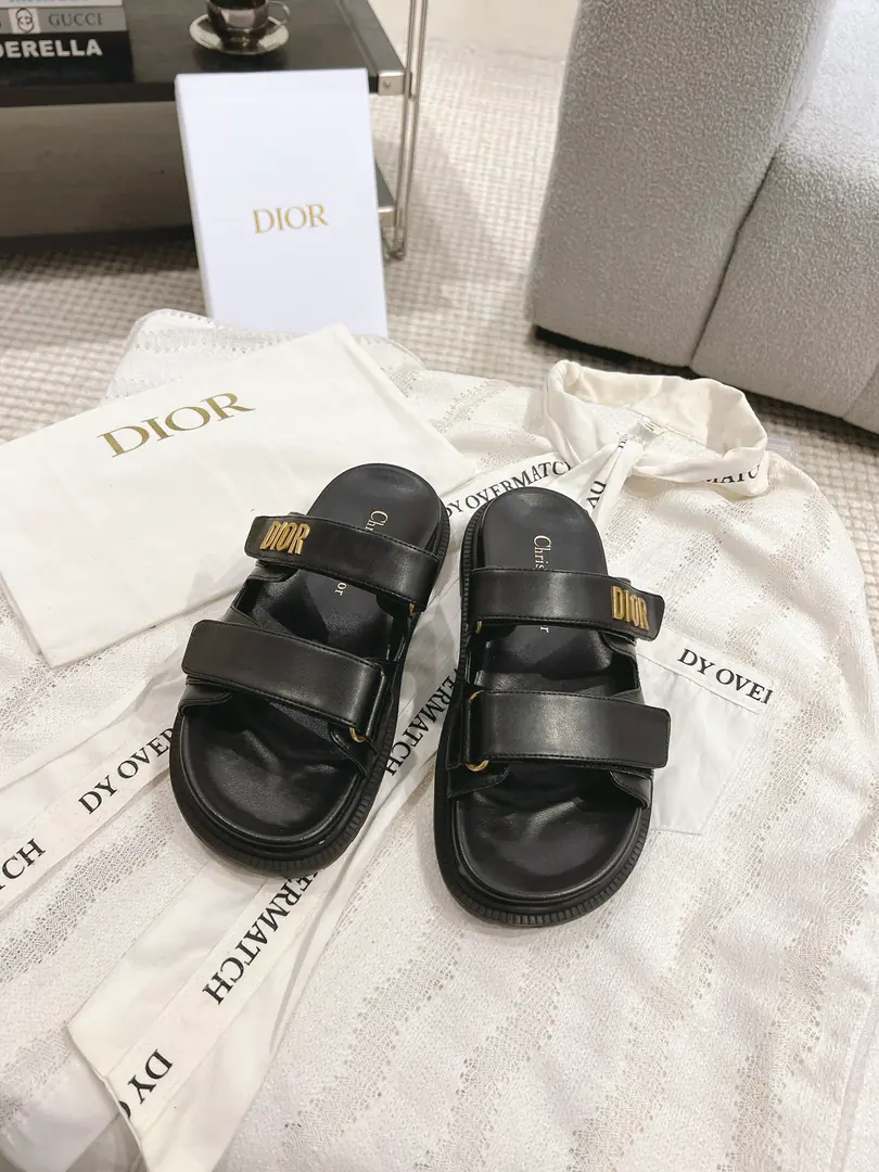 Dio* 26ssTop Version Spring and summer, the latest colored magic with sandals. GOOriginal Recym High-end custom I'm so tired of watching the money. The upper foot is very comfortable. It's so good. It smells better than Grandma's. OriginaldThe hardware button., Original OpenTPUOtsumi! Codes: 35-41（41I'll make sure I don't change it.）