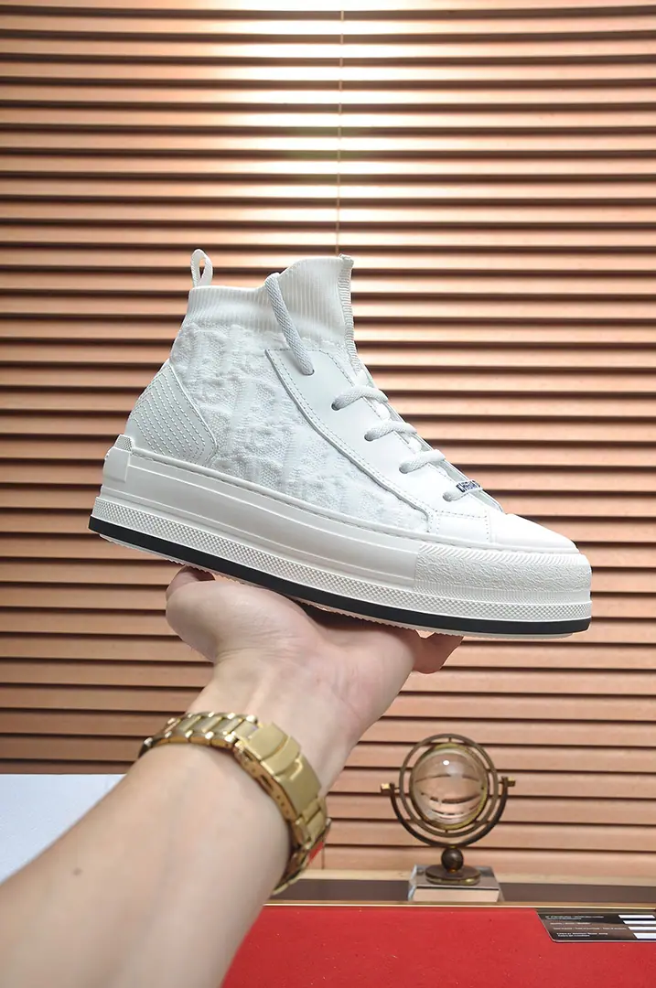 Get out of the factory. 【Dio.】Walk ‘n’DiorA couple of embroidery cotton.👩‍❤️‍👨Leisure shoes., Use quality, White rubber bottom., Pure cotton embroidery on the shoe., Show your personality., Use of shoe tongues and shoelacesChristian DiorMark Decoration. Water, in the sheep's skin., Skins and feet.. Couple money.（Female35-40Code）（Men38-44Code）