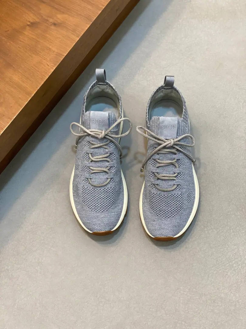 Get out of the factory.DiorThe latest man in Dior's fashion shoes. This one is inspired by the retro-runs.. We use a thick, low-end design., The perfect web-eye fabrics to fit the shoe face., It's a pair of super-light rubber-floped shoes.. The side is a carving.“Di～r”Mark Decoration. Codes: 39-44（38, 45, 46Sold）