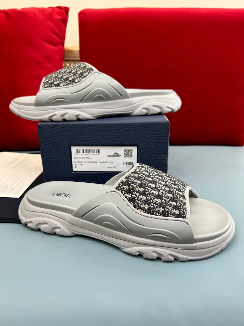 Men👨🏻Plant price, New paragraph 🆕Dior Aqua A man's slippers are elegant and leisurely.. - I'll take a D.～Ash CD Diamond Reconstruct the canvas., Inspired by the... Dio～Archives. Match“D”Signs and commo-tone bottoms, It's easy to match shorts or jeans., Make a fine shape.. Codes: 38-47 (38.47I'll make sure I don't change it.)