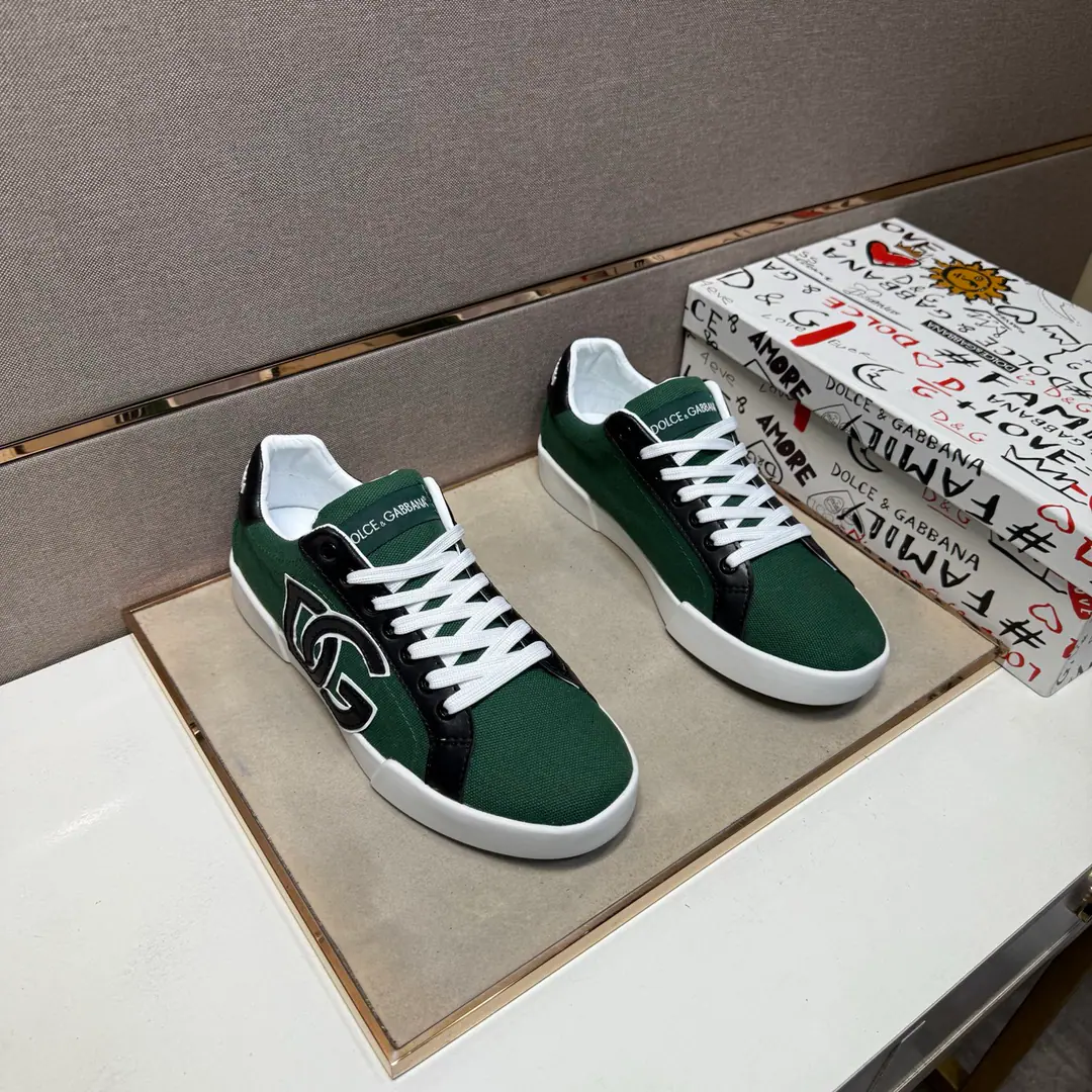 ⬛️Plant price【DG～】Couples wear leisure shoes. 2025zThe cabinet is being sold simultaneously. 🔶Codes:35-44#️⃣ 🔷1Color🔜The shoe face is multi-materially combed.➕It's really Pioney., I'm comfortable with air., Shoes under the sole.: The original comforts are grinding down the ground., ⚠️In-kind📱Shoot!🎬It's better in kind.📢📢📢
