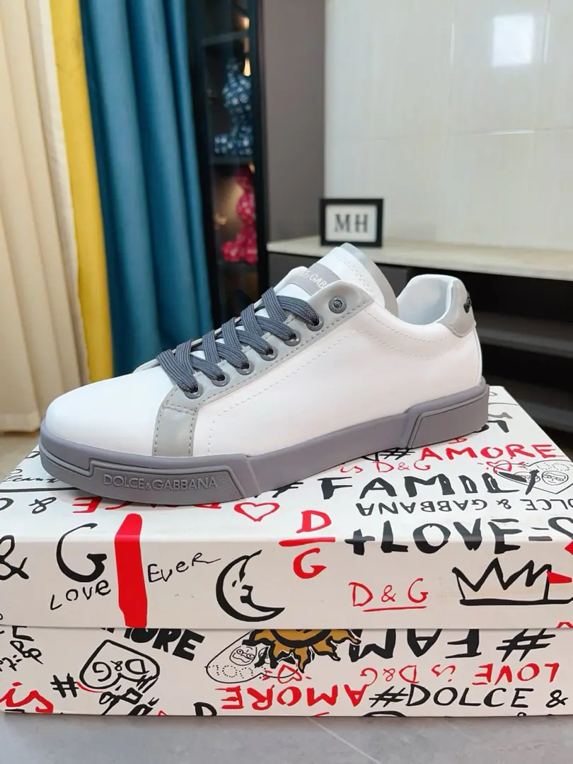 Get out of the factory.🌹🌹《Dolce＆Gabbana DG》Original import of head-level cattle skin➕In the sheep's skin., Take a easy foot., Comfortable., A hundred., The original version is for the bottom.🔥The most popular and popular match quality of the modern man.🔥Excellent., SuperALevel！Template Comparison, It's not bad at all.！Codes36-46
