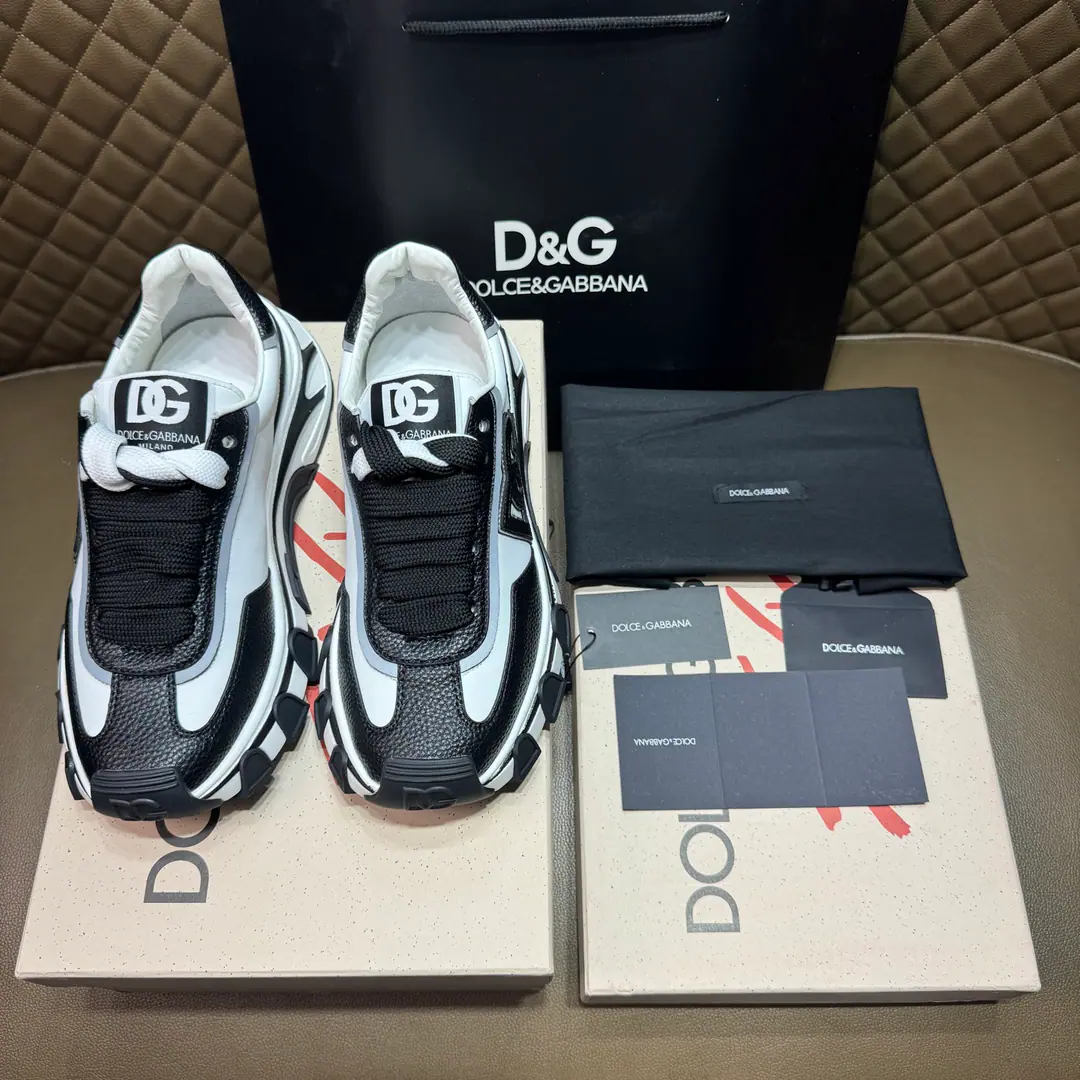 ••New••Dolce&Gabbana••DG✔️High-end Man's Movement•Leisure shoes.. Top counter, original single.. Original import of cattle skin Multiple material integration design➕Importing cattle and skins Skins and feet.➕OriginalTPRIt's a lot of strength.. Size: 39-44（38, 45Custom）