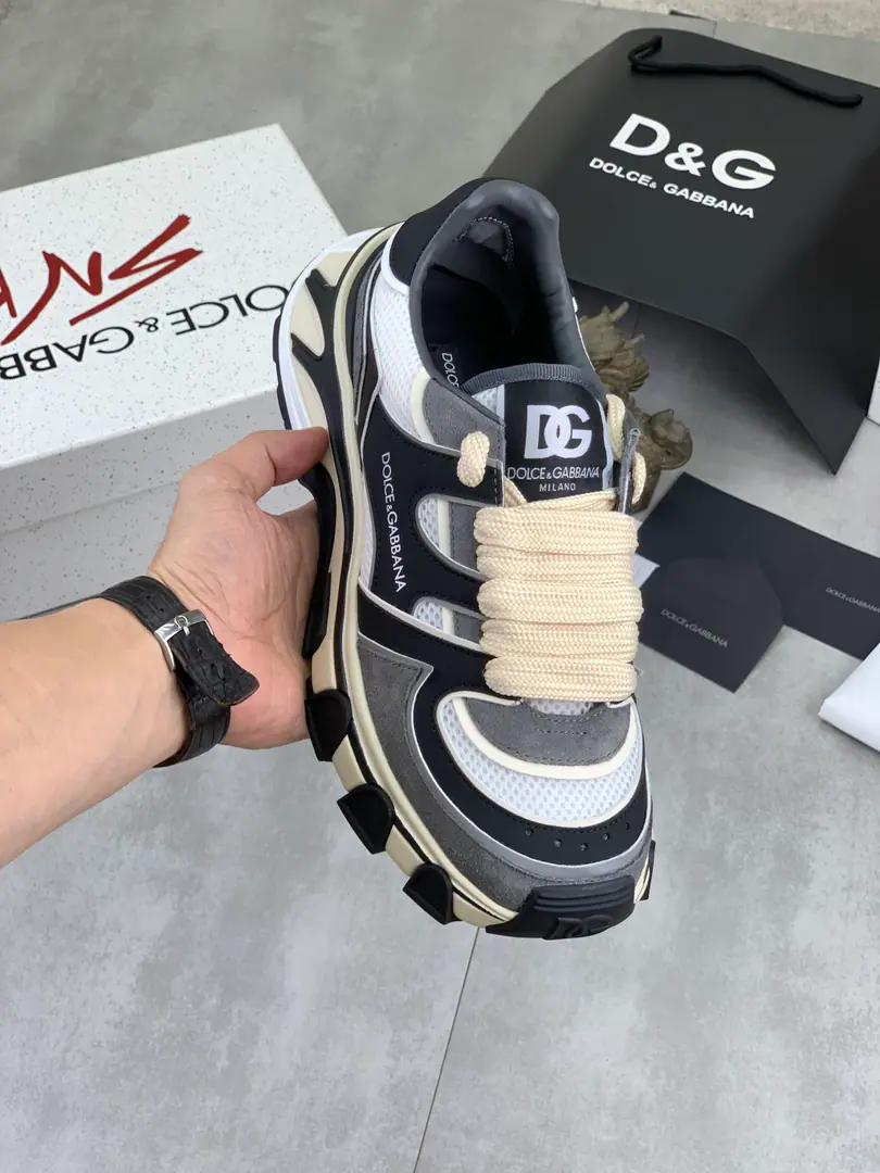 Plant prices 【⚽️】The latest blast. Top First Quality Synchronise Action《DOLCE&GABBANA【Ducha Banner.】～High Quality.》Effects Low-class leisure.DGMen's shoes., ♪ A lot of stars and love ♪, We use high-end imported head-heads skins to collidelogoDesign+Skins and feet., Jane's atmosphere., Perfectly interprets the latest inspiration of shoe-shoes., The classics are all one with fashion. I'm a dream fan. - Over the fashion. It's for the driver's comfort and light driving., I'm just going out to get some air. High-end quality Trustable., 4️⃣Colour🉑️Select！Codes: 38-46 Full package