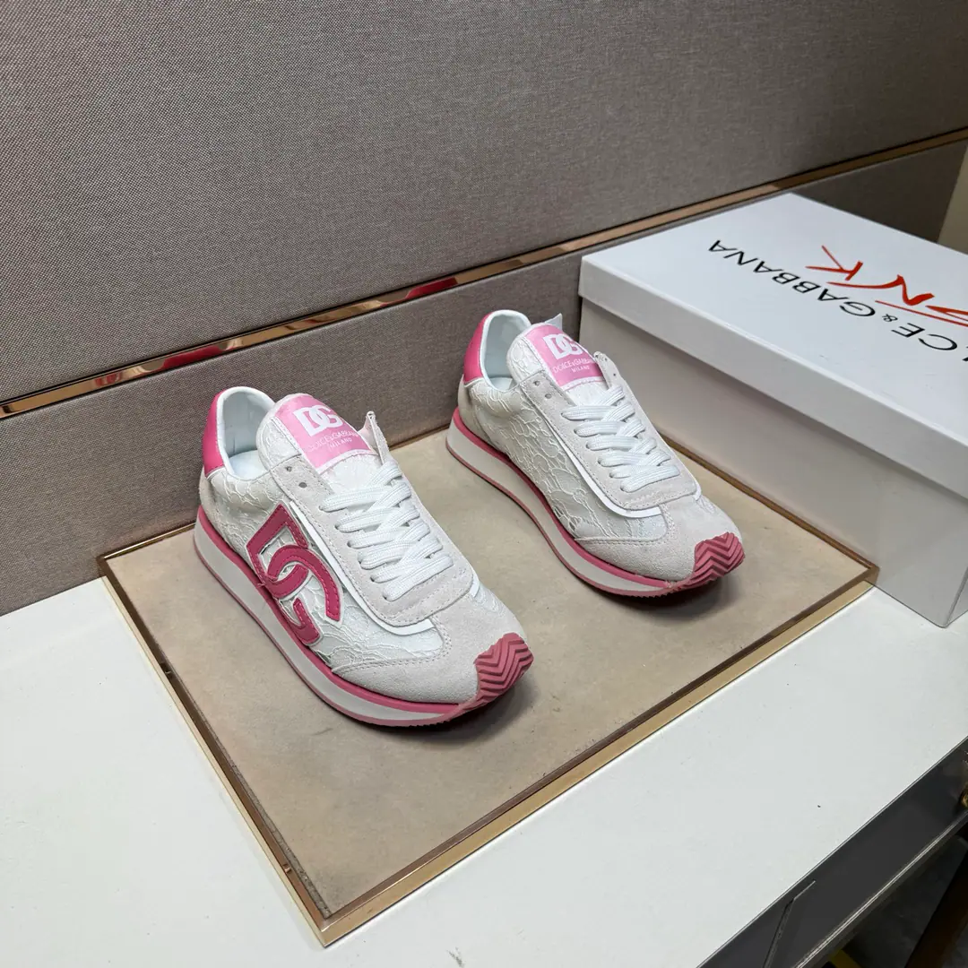 ⬛️Plant price【Dg～】Couples wear leisure shoes. 2025zThe cabinet is being sold simultaneously. 🔶Codes:35-44 #️⃣ 🔷1Color🔜The shoe face is multi-materially combed.➕The netted inside., I'm comfortable with air., Shoes under the sole.: The original comforts are grinding down the ground., ⚠️In-kind📱Shoot!🎬It's better in kind.📢📢📢