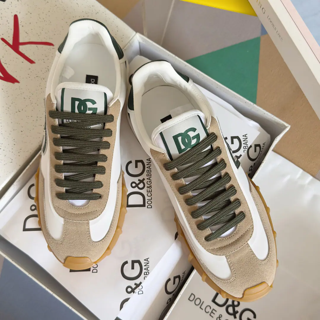 Top Version: Men Dolce&GabbanaDucha Banner. D&GLatest Leisure Sports shoes Original procurement development Make the goods. New The sneakers are double-coloured and tanned., I'll compare the side cloth with the impression. DG Cross-insign Point Send a cabinet for fine packaging🛍📦 ▪️ Fabulous.: Original customized top-of-the-skin material ▪️ Uchi.: Original custom customised in soft sheep skin ▪️ Shoes under the sole.: Original Open Model Slide-InTPUMaterial ▪️ Bottom: 3.5CM ▪️ Size: Men38-46