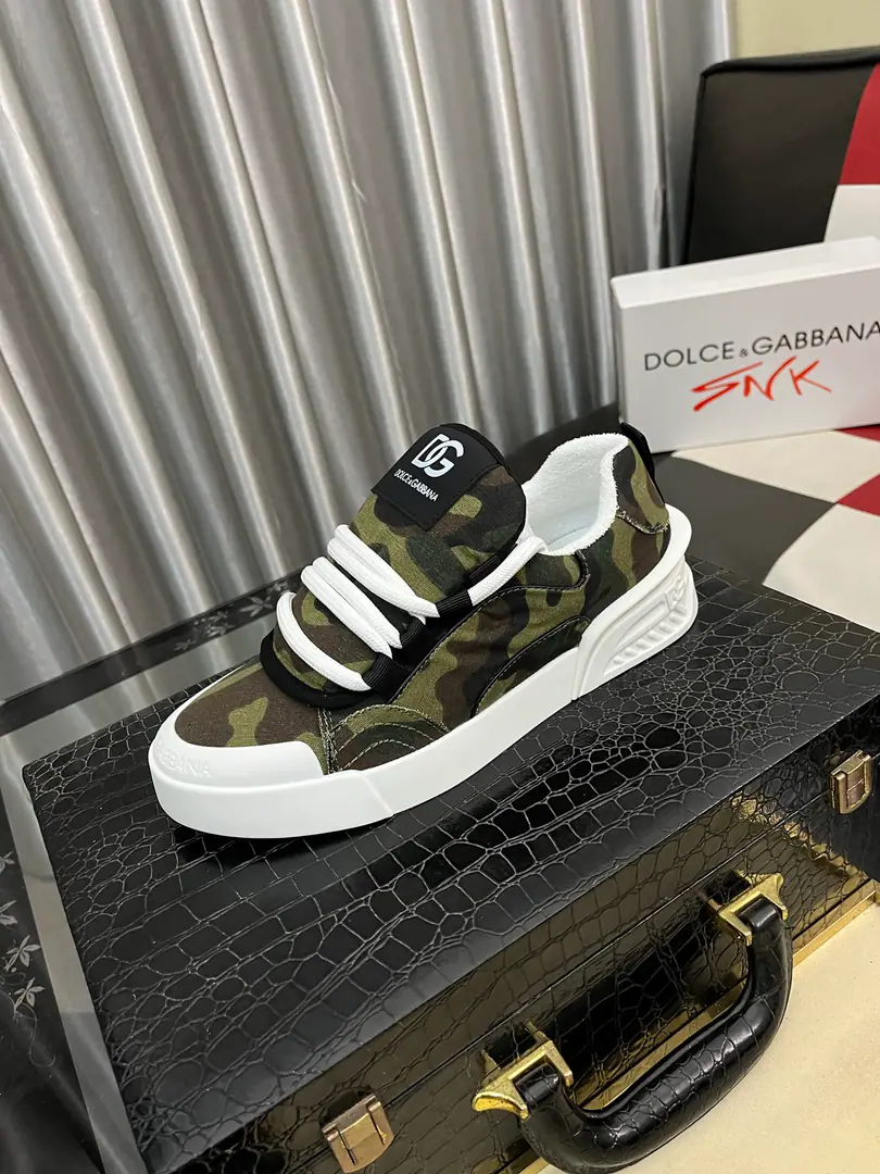 Get out of the factory.⌚️⌚️DG-Ducha Banner.）The latest blast.🔥🔥Leisure shoes., Shoe tongue with branding details., Silk cow skin combined with cow revels to improve the tone.. It's a lot of fashion., It's a color for the different models.. The fine design of the original motion and motten spirit., A modern, elegant style.. Size: 35-45