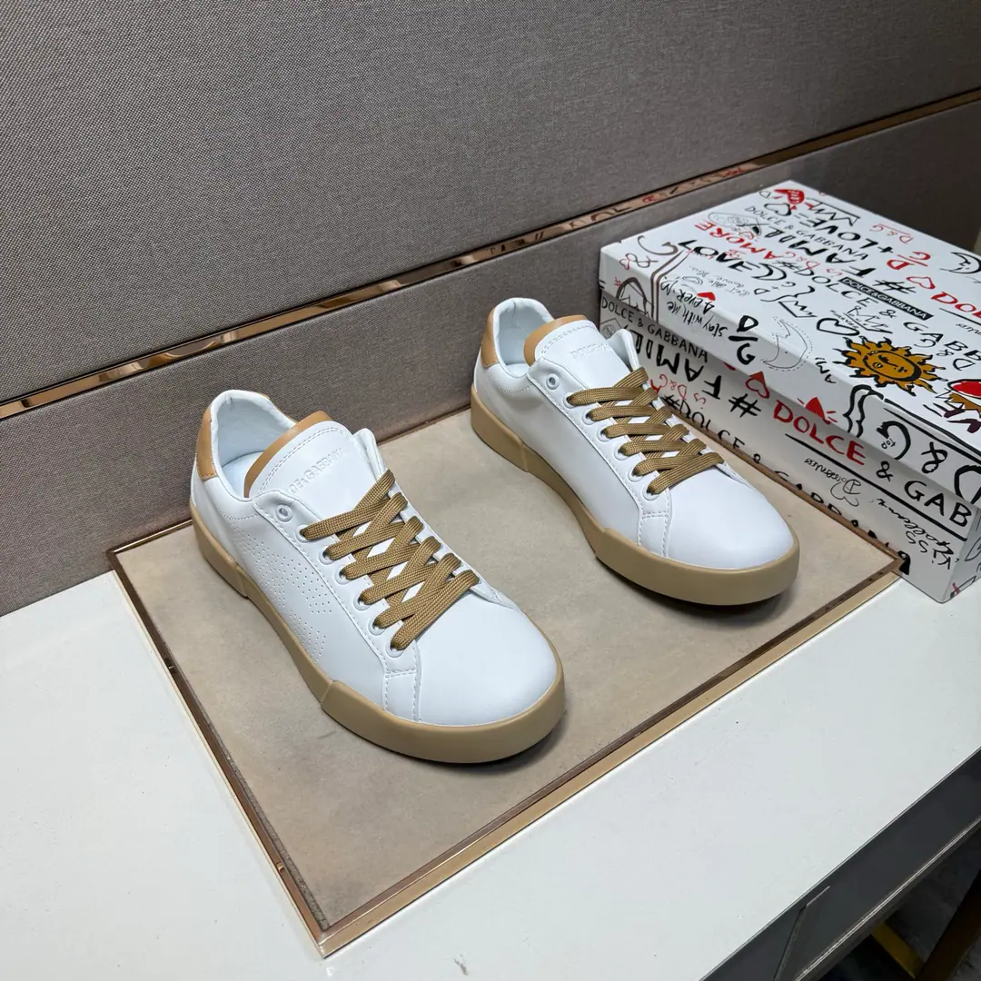 ⬛️Plant price【DG～】Couples wear leisure shoes. 2025zThe cabinet is being sold simultaneously. 🔶Codes:36-44 #️⃣ 🔷1Color🔜The shoe face is multi-materially combed.➕It's really Pioney., I'm comfortable with air., Shoes under the sole.: The original comforts are grinding down the ground., ⚠️In-kind📱Shoot!🎬It's better in kind.📢📢📢