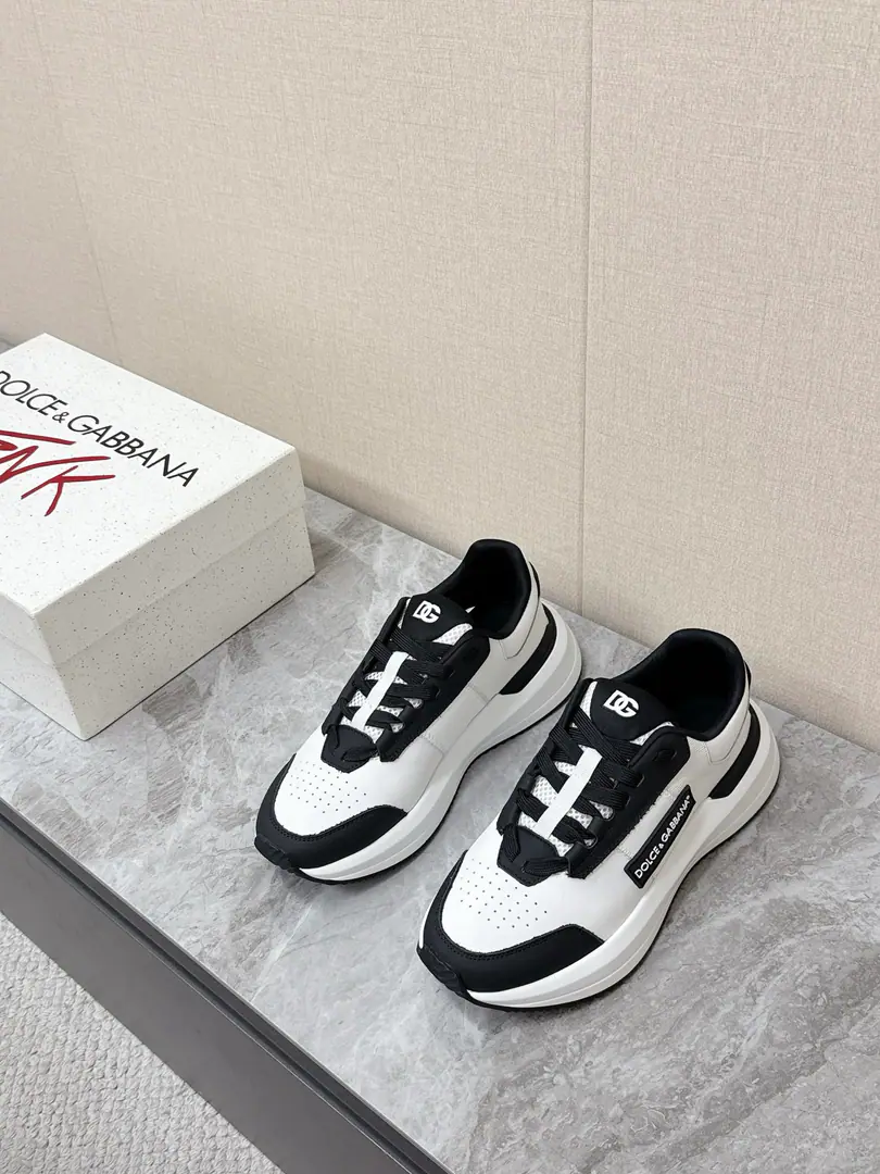 Dolce&GabbanaThe latest double-crossing in Duchabane. Leisure sports shoes Original purchase Development Make the goods. DGThe series is branded. DNA Mordon perspective.——The new generation of young people is the starting point for designing.. New Space Cow and slur and sneakers., Details of the technical fabric of the dotted, Two sets of symbols for the melting brand. A very recognizable design. Send a cabinet for fine packaging🛍📦 Fabulous.: Imported cattle skin➕Nebula Uchi.: In the towel. Original exclusive private model Size: Men38-46（45 46Custom without re-offer）