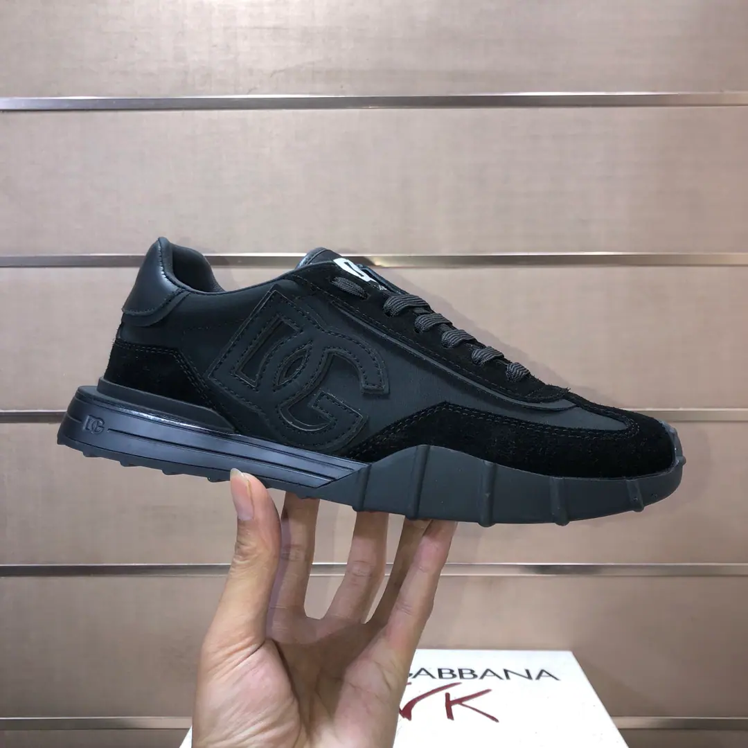 Plant 【D&G】High-end quality Trade marks: DG「Dugaban.*」Low gang sneakers. Commodity materials: The shoe is imported into the skin of the cow. In the cow's skin., The original rubber bubbles. Positive code number: 38-45（45Do it.)
