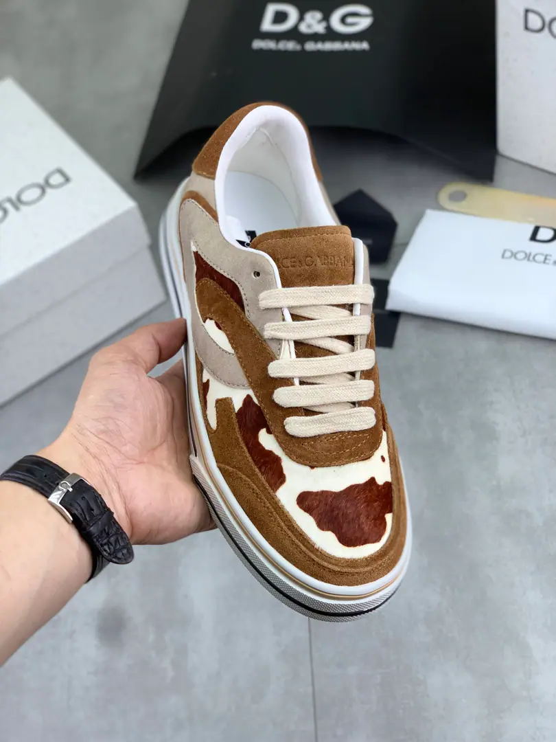 Plant prices 【⚽️】The latest blast. Top First Quality Synchronise Action《DOLCE&GABBANA【Ducha Banner.】～High Quality.》Effects Low-class leisure.DGMen's shoes., ♪ A lot of stars and love ♪, We use high-end imported head-heads skins to collidelogoDesign+Skins and feet., Jane's atmosphere., Perfectly interprets the latest inspiration of shoe-shoes., The classics are all one with fashion. I'm a dream fan. - Over the fashion. It's for the driver's comfort and light driving., I'm just going out to get some air. High-end quality Trustable., 6️⃣Colour🉑️Select！Codes: 38-46 Full package