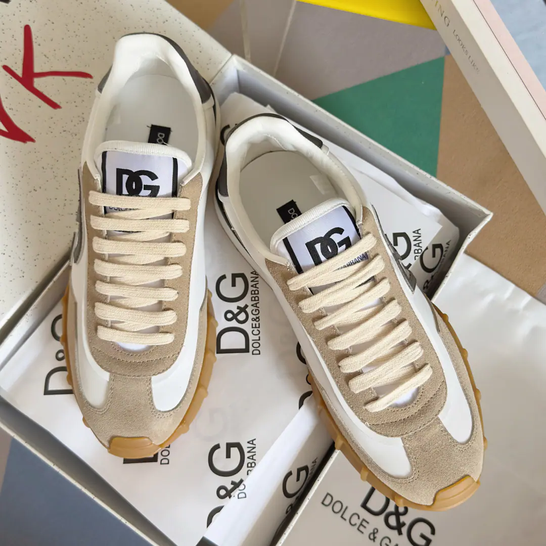 Top Version: Men Dolce&GabbanaDucha Banner. D&GLatest Leisure Sports shoes Original procurement development Make the goods. New The sneakers are double-coloured and tanned., I'll compare the side cloth with the impression. DG Cross-insign Point Send a cabinet for fine packaging🛍📦 ▪️ Fabulous.: Original customized top-of-the-skin material ▪️ Uchi.: Original custom customised in soft sheep skin ▪️ Shoes under the sole.: Original Open Model Slide-InTPUMaterial ▪️ Bottom: 3.5CM ▪️ Size: Men38-46