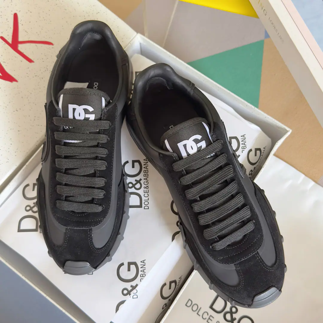 Top Version: Men Dolce&GabbanaDucha Banner. D&GLatest Leisure Sports shoes Original procurement development Make the goods. New The sneakers are double-coloured and tanned., I'll compare the side cloth with the impression. DG Cross-insign Point Send a cabinet for fine packaging🛍📦 ▪️ Fabulous.: Original customized top-of-the-skin material ▪️ Uchi.: Original custom customised in soft sheep skin ▪️ Shoes under the sole.: Original Open Model Slide-InTPUMaterial ▪️ Bottom: 3.5CM ▪️ Size: Men38-46