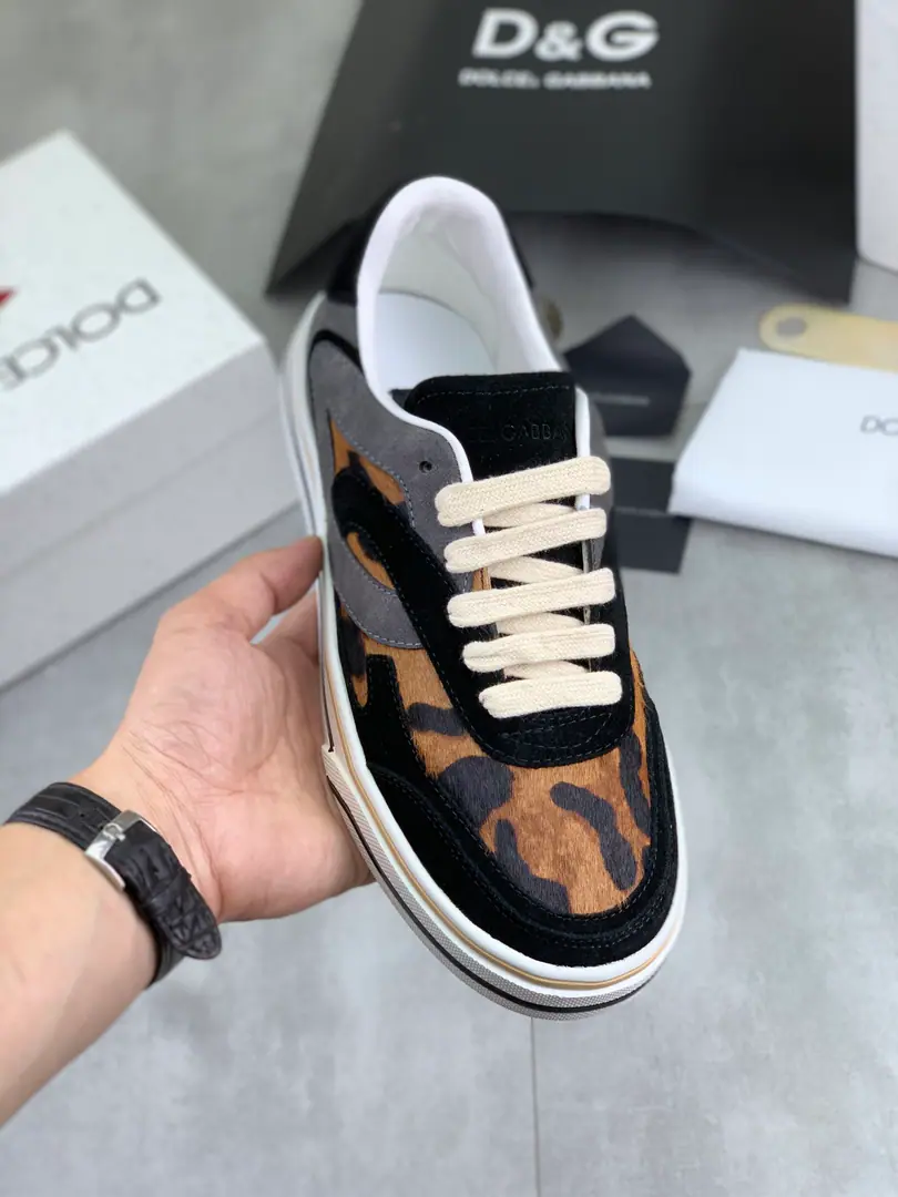 Plant prices 【⚽️】The latest blast. Top First Quality Synchronise Action《DOLCE&GABBANA【Ducha Banner.】～High Quality.》Effects Low-class leisure.DGMen's shoes., ♪ A lot of stars and love ♪, We use high-end imported head-heads skins to collidelogoDesign+Skins and feet., Jane's atmosphere., Perfectly interprets the latest inspiration of shoe-shoes., The classics are all one with fashion. I'm a dream fan. - Over the fashion. It's for the driver's comfort and light driving., I'm just going out to get some air. High-end quality Trustable., 6️⃣Colour🉑️Select！Codes: 38-46 Full package
