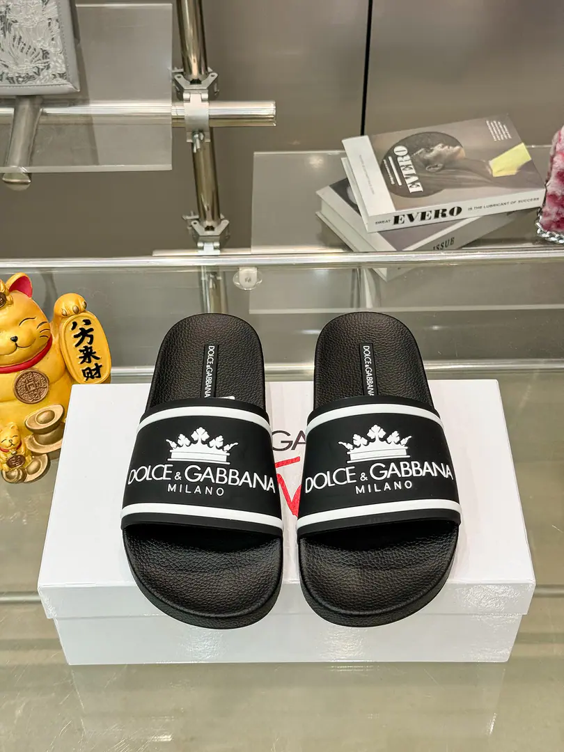 【DG】 Codes38-46 2026First summer's new money. Ducha Banner. A man must have his sandal slippers. ➤ Original Open ➤ Correct major ➤ Bottom-to-right letter after correct command ➤ The bottom of the membrane.