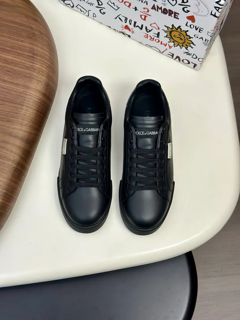 New, DGDucha Banner. Portofino Skins of cattle and sneakers. ♞size. 39~44 （Custom38.45.46） Marker Portofino Series of sneakers,It's a classic, Yong.,Now I'm a man of the world. Details resurfaced. Cow skin, flowers. DG The logo is a very delicate look.. Portofino Skins of cattle and sneakers.