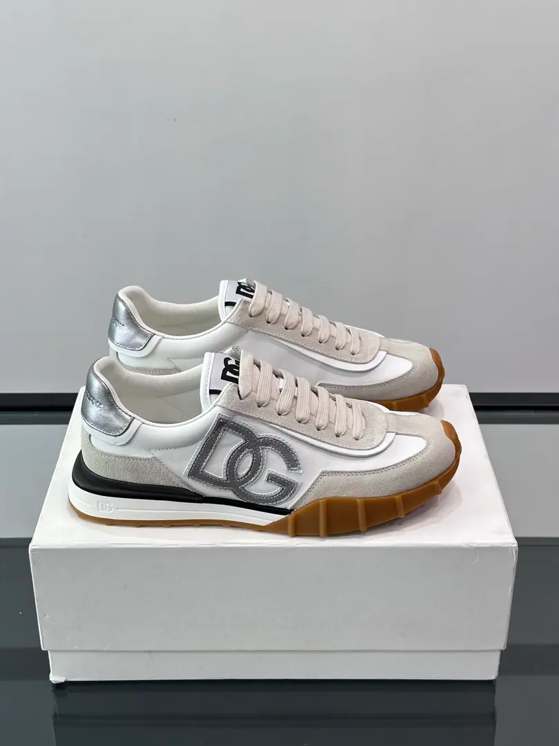 ◾️▫️DGHigh-end recreational shoes！The bumping design is attracting the eye., It's a lot of fashion., It's a color for the different models.. The fine design of the original motion and motten spirit is modern and elegant.. Dollar Size: 39-44（38.45Do it.）