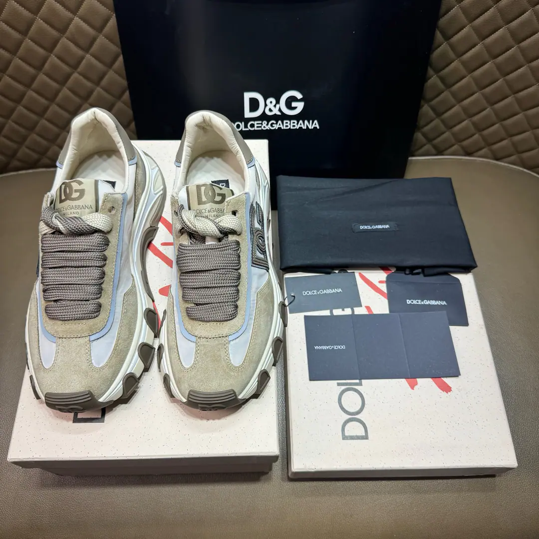 ••New••Dolce&Gabbana••DG✔️High-end Man's Movement•Leisure shoes.. Top counter, original single.. Original import of cattle skin Multiple material integration design➕Importing cattle and skins Skins and feet.➕OriginalTPRIt's a lot of strength.. Size: 39-44（38, 45Custom）