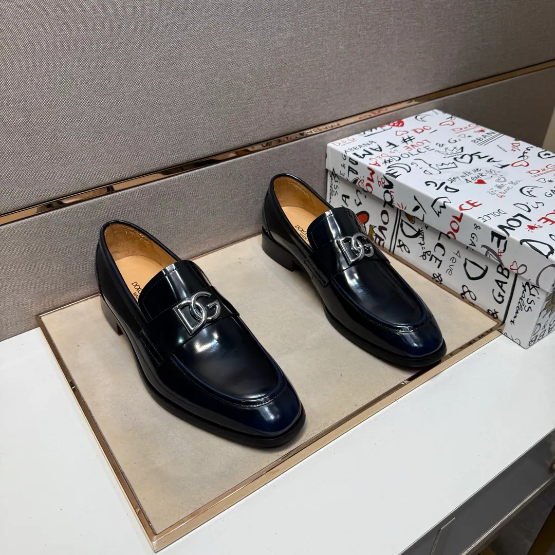 ⬛️Plant price【DG～】Men's leisure shoes. 2025zThe cabinet is being sold simultaneously. 🔶Codes:38-44#️⃣ 🔷3Color🔜The shoe face is spelt in a cow's skin.➕In the cow's skin., I'm comfortable with air., Shoes under the sole.: Original comfort-resistant skating base, ⚠️In-kind📱Shoot!🎬It's better in kind.📢📢📢