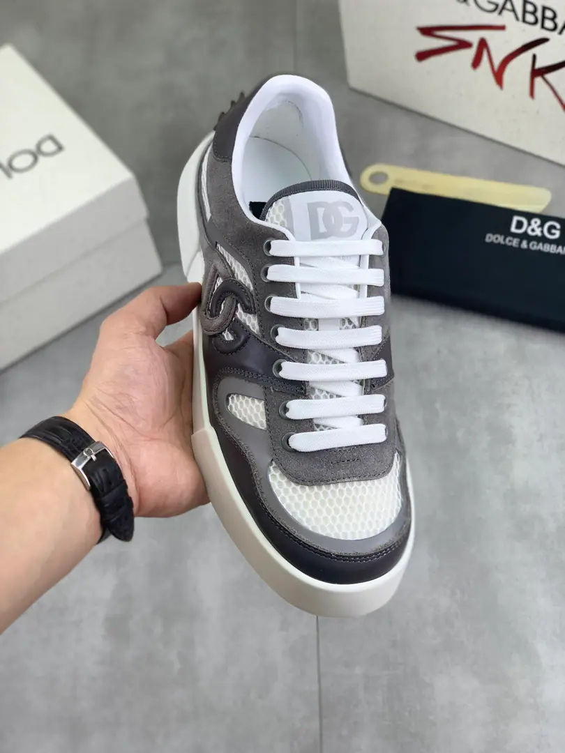 Plant prices 【⚽️】The latest blast. Top First Quality Synchronise Action《DOLCE&GABBANA【Ducha Banner.】～High Quality.》Effects Low-class leisure.DGMen's shoes., ♪ A lot of stars and love ♪, Use of high-end imports of sanded calf skin for punch holeslogoDesign+Skins and feet., Jane's atmosphere., Perfectly interprets the latest inspiration of shoe-shoes., The classics are all one with fashion. I'm a dream fan. - Over the fashion. It's for the driver's comfort and light driving., I'm just going out to get some air. High-end quality Trustable., 4️⃣Colour🉑️Select！Codes: 38-46