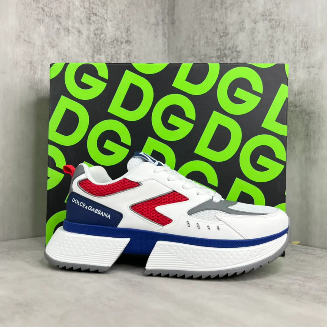 🔥New money up.🔥 D&GCouple money shards with thick bottom sneakers. Shoes are taken. Daymaster I'm a icon., And it's more moving.. The cow skins are nylon shoes., Compare it to the skin of the calf.. Shoe tongue. DG Logo. Group thick bottomTPUOtsumi!. Codes: 35-44(Men38.45Custom）