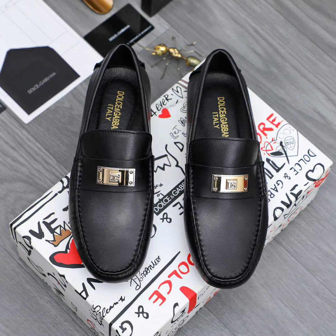 Trade marks: DG （Ducha Banner.）Leisure shoes. Positive code number: 38-45（45I'll make sure I don't change it.） Commodity materials: Good-quality cattle shoes. In the pig's skin. Original rubber floor
