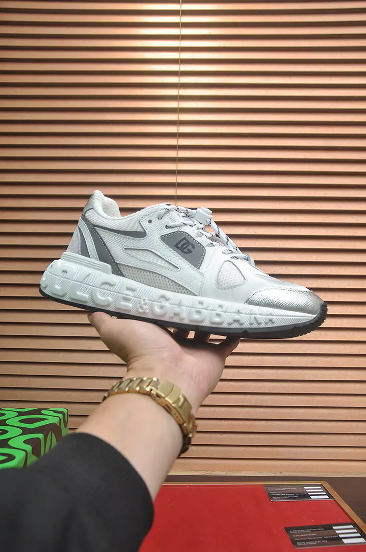 Get out of the factory. 【D&G】High-end quality Trade marks: DG「Dugaban.*」Low gang sneakers. Commodity materials: The shoe is imported into the skin of the cow. In the rack., The original rubber bubbles. Positive code number: 38-45（45Do it.)