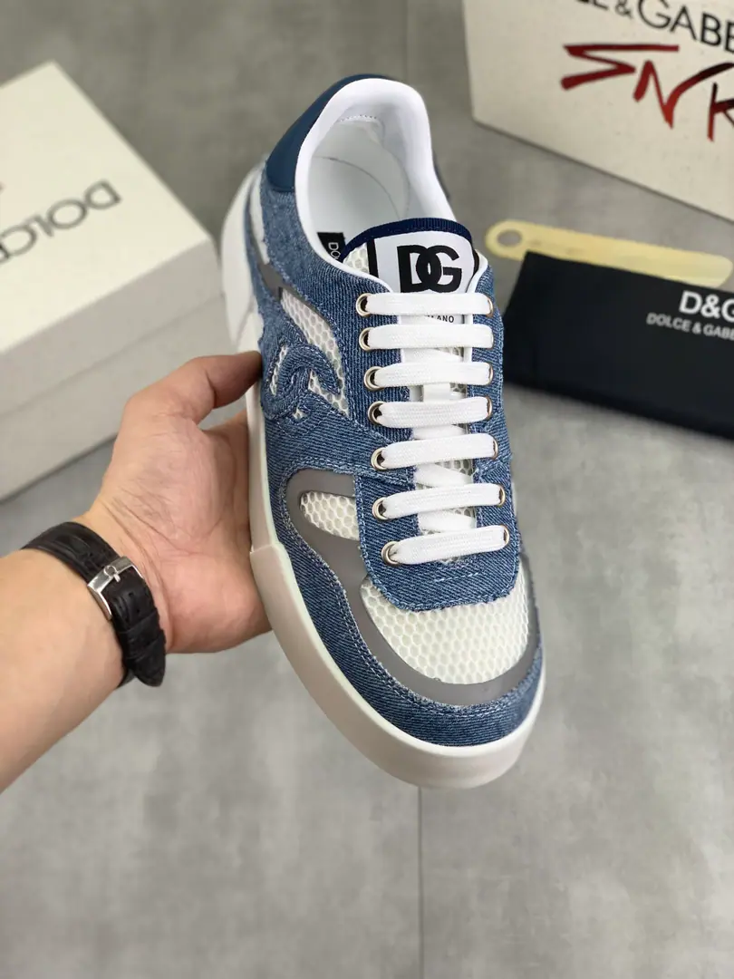 Plant prices 【⚽️】The latest blast. Top First Quality Synchronise Action《DOLCE&GABBANA【Ducha Banner.】～High Quality.》Effects Low-class leisure.DGMen's shoes., ♪ A lot of stars and love ♪, Use of high-end imports of sanded calf skin for punch holeslogoDesign+Skins and feet., Jane's atmosphere., Perfectly interprets the latest inspiration of shoe-shoes., The classics are all one with fashion. I'm a dream fan. - Over the fashion. It's for the driver's comfort and light driving., I'm just going out to get some air. High-end quality Trustable., 4️⃣Colour🉑️Select！Codes: 38-46