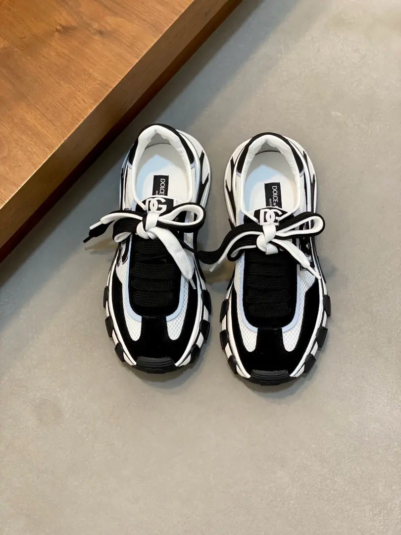 【DG】 Top Couple money., Size: Women36-40.Men39-44. (Women41.Men38.45.46Do it.） Dolce&Gabban 2026The latest couple's sneakers. Fires are on sale.. OriginalZPReload and Dismantlement. Repeatedly retweets. Yes, sir.1:1Restore！Top luxury. Soft and cozy. Fashion and leisure. It brings a quality of excellence and grace. And the wonderful comfort of the upper foot. Top-level purchase version of shoe face: Oxford.+Lacey paste. Uchi.: In the skin of the watered cow. Otsumi!: Original development𝐓𝐏𝐔andPhylonGroup Bottom Shoe pads.: Ecloth cushions., Pocket leather. Packaging: Original Configuration Full Packaging