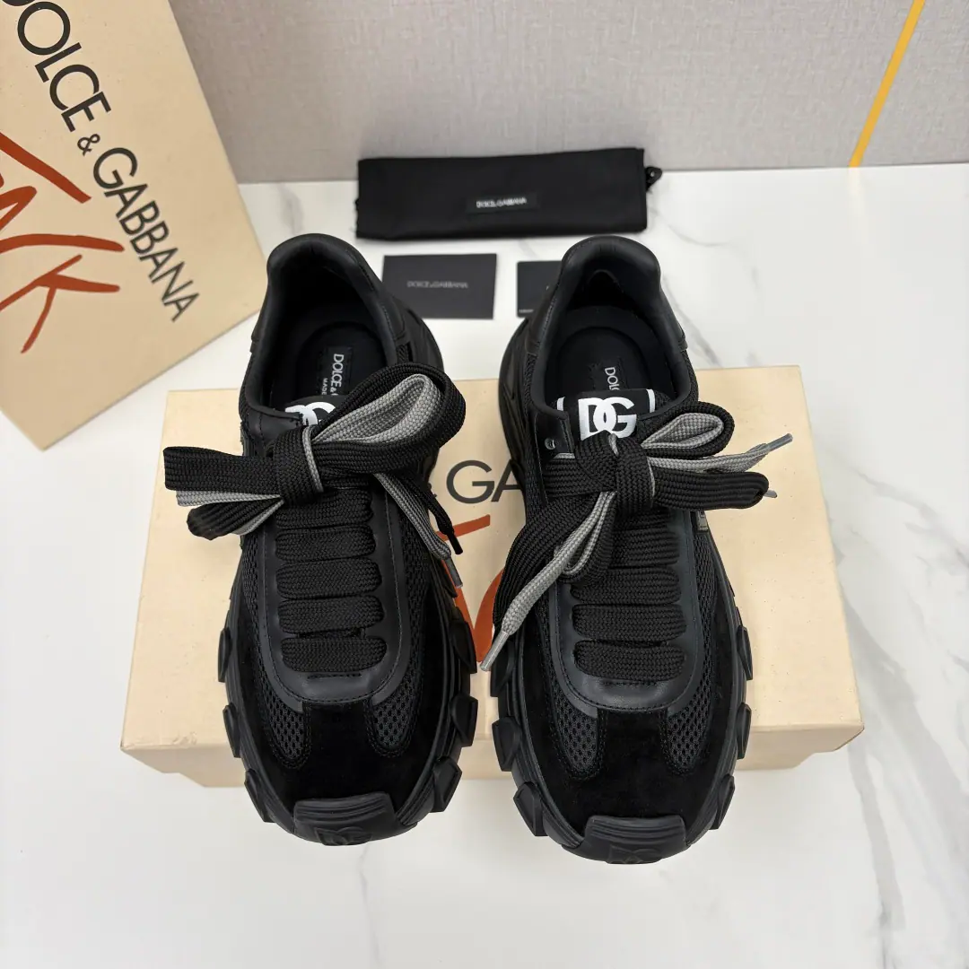 💋💍DG It's a new home. Dolce &Gabban* Douga.～Banner. The luxury of the ancient energy boom. Country Road - Powder's shoes. The Luxury Outdoor Heavy-Little Shoes Series Select the anti-feather skins., Slippery-holed little cow., Network, Multi-material composite puzzle, With a pair of coarse shoelaces., Different color mixes with different skin quality Same-coloured cow stamp.logoCollapse tails bits to respond to overall color Branded shoe tongue. Shoes sided with a squall. DGLargeLogo, Shoe tongue., The shoe mattress is wearing brand logo., I'm not sure if I can get a full recognition.. The thicker, thicker shoe belt. Original logo, cow skin, gel-stamped feet. Comfortable skin. Shoehead kick-proof design, Easy., Part-line gear sawn rubber floor, Slip-flop-proof field-to-slip-do-do-do-do.. I'm getting more invisible.4-5cm, Optimize foot bow support., ♪ Every day out of the street ♪, With a recreational dress., Or do you add a little bit of luxury to the way you look?, It's easy to ride., We'll take a balance between the comfortability of street wear and the comfort of walking for a long time., It's a very high-end, leisurely dress.！ Original package sold！ Multicolor🉑Select！ Standard cabinet number: 39～44# （38.45.46🉑Do it.） Batch Get it now.👉 Get it now.👉