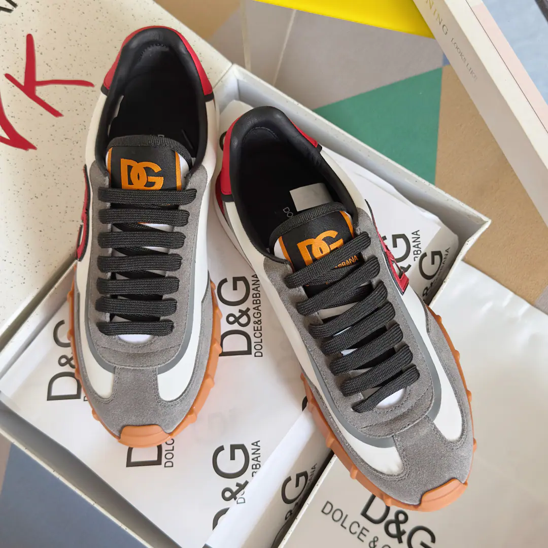 Top Version: Men Dolce&GabbanaDucha Banner. D&GLatest Leisure Sports shoes Original procurement development Make the goods. New The sneakers are double-coloured and tanned., I'll compare the side cloth with the impression. DG Cross-insign Point Send a cabinet for fine packaging🛍📦 ▪️ Fabulous.: Original customized top-of-the-skin material ▪️ Uchi.: Original custom customised in soft sheep skin ▪️ Shoes under the sole.: Original Open Model Slide-InTPUMaterial ▪️ Bottom: 3.5CM ▪️ Size: Men38-46