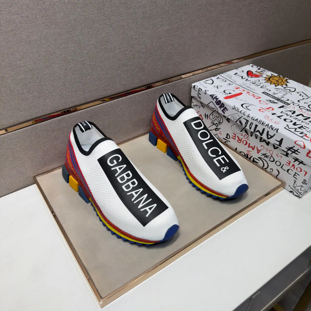 ⬛️Plant price【DG～】Couples wear leisure shoes. 2026zThe cabinet is being sold simultaneously. 🔶Codes:36-44#️⃣ 🔷1Color🔜The shoe face is multi-materially combed.➕The netted inside., I'm comfortable with air., Shoes under the sole.: The original comforts are grinding down the ground., ⚠️In-kind📱Shoot!🎬It's better in kind.📢📢📢
