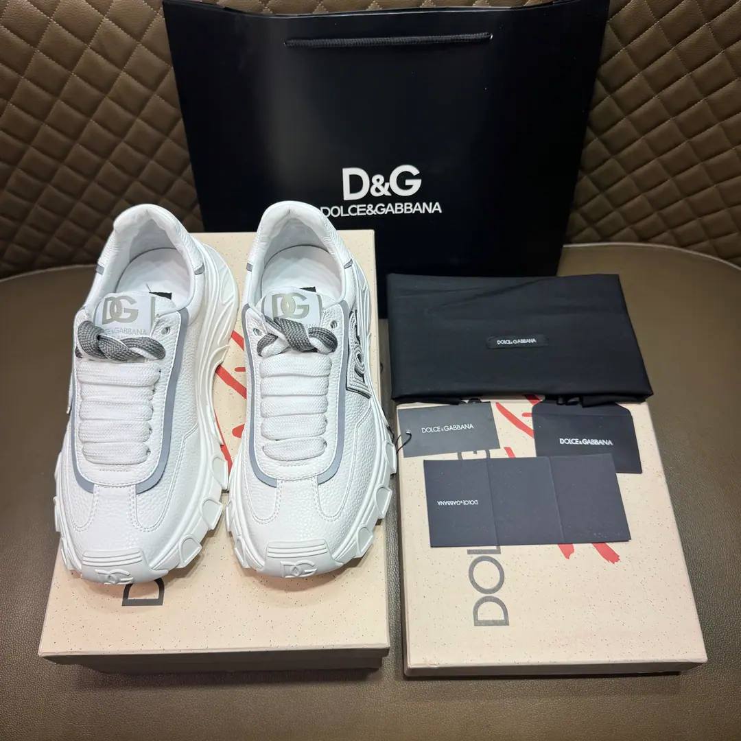 ••New••Dolce&Gabbana••DG✔️High-end Man's Movement•Leisure shoes.. Top counter, original single.. Original import of cattle skin Multiple material integration design➕Importing cattle and skins Skins and feet.➕OriginalTPRIt's a lot of strength.. Size: 39-44（38, 45Custom）