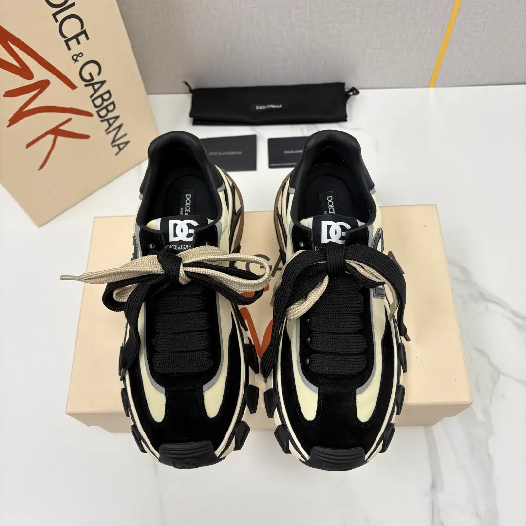 💋💍DG It's a new home. Dolce &Gabban* Douga.～Banner. The luxury of the ancient energy boom. Country Road - Powder's shoes. The Luxury Outdoor Heavy-Little Shoes Series Select the anti-feather skins., Slippery-holed little cow., The canvas., Multi-material composite puzzle, With a pair of coarse shoelaces., Different color mixes with different skin quality Same-coloured cow stamp.logoCollapse tails bits to respond to overall color Branded shoe tongue. Shoes sided with a squall. DGLargeLogo, Shoe tongue., The shoe mattress is wearing brand logo., I'm not sure if I can get a full recognition.. The thicker, thicker shoe belt. Original logo, cow skin, gel-stamped feet. Comfortable skin. Shoehead kick-proof design, Easy., Part-line gear sawn rubber floor, Slip-flop-proof field-to-slip-do-do-do-do.. I'm getting more invisible.4-5cm, Optimize foot bow support., ♪ Every day out of the street ♪, With a recreational dress., Or do you add a little bit of luxury to the way you look?, It's easy to ride., We'll take a balance between the comfortability of street wear and the comfort of walking for a long time., It's a very high-end, leisurely dress.！ Original package sold！ Multicolor🉑Select！ Standard cabinet number: 39～44# （38.45.46🉑Do it.） Batch Get it now.👉 Get it now.👉