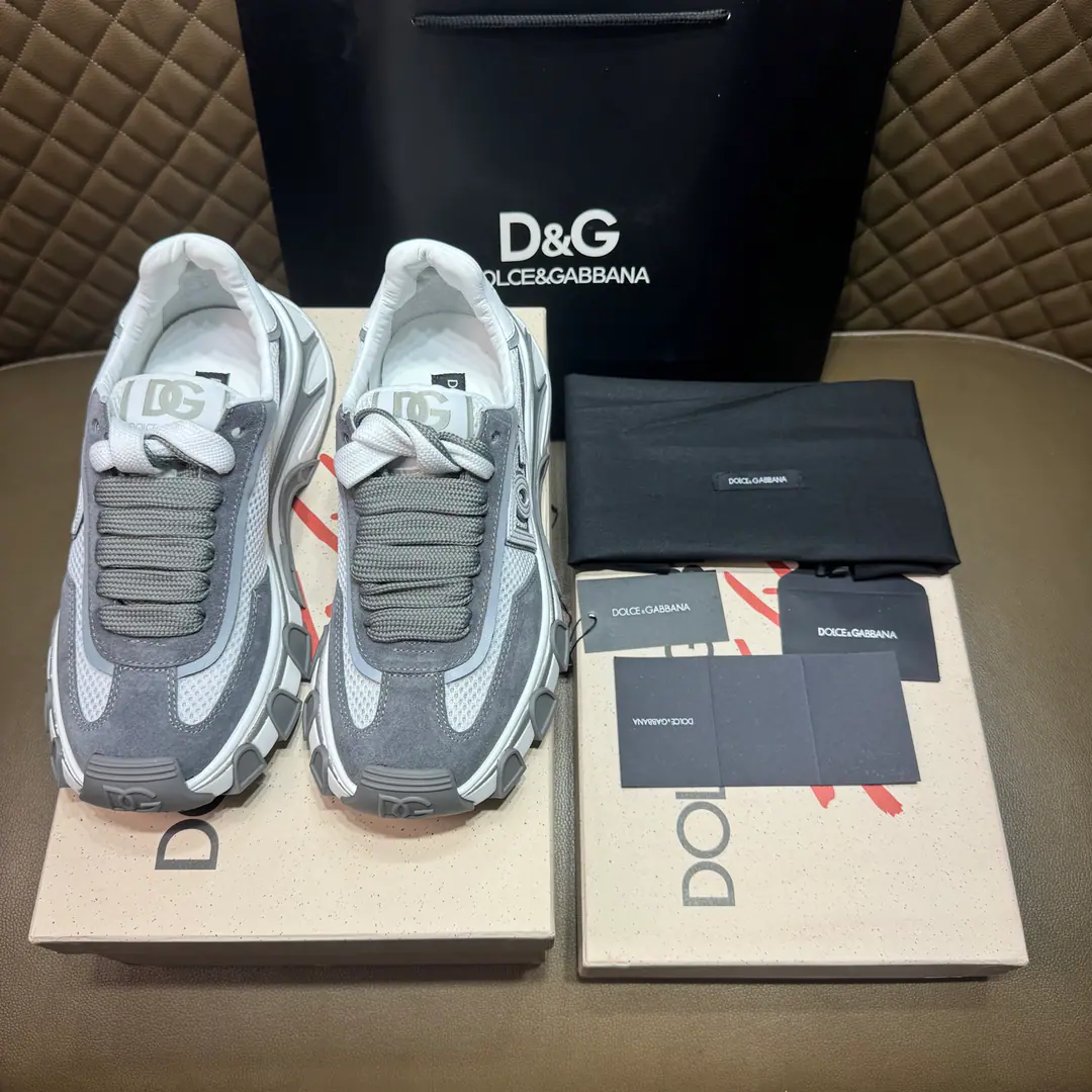••New••Dolce&Gabbana••DG✔️High-end Man's Movement•Leisure shoes.. Top counter, original single.. Original import of cattle skin Multiple material integration design➕Importing cattle and skins Skins and feet.➕OriginalTPRIt's a lot of strength.. Size: 39-44（38, 45Custom）