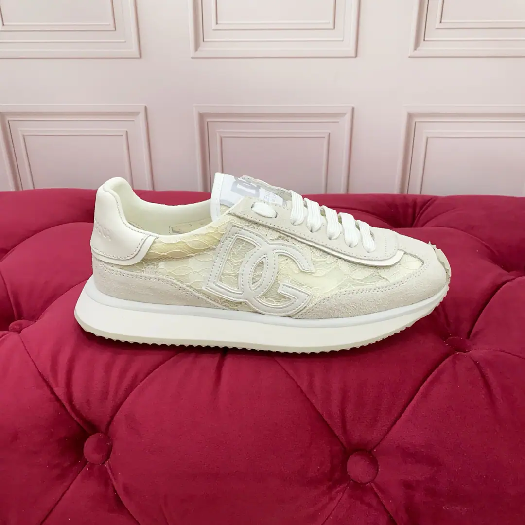 【DG*】 Couple money.-Size: 35-44（.45.46.Do it.） High-end version DOLCE & GABBANA 2025New paragraph Debug six months after The slow work is the only way to make a distinctive brand of dentures. The stereo process is a perfect luxury. Nice job. A lot of people like it. High-end silk cow skin.+Import cattle,+Special materials In the white cow. Perfectly interprets the latest inspiration of shoe-shoes. The classics and fashions are one of the luxury dreams of the high quality of fashion.