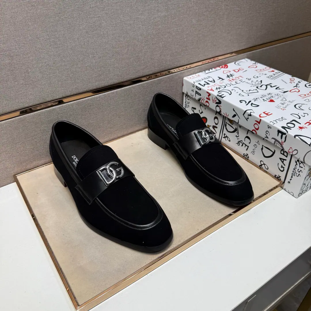 ⬛️Plant price【DG～】Men's leisure shoes. 2025zThe cabinet is being sold simultaneously. 🔶Codes:38-44#️⃣ 🔷1Color🔜The shoe face is spelt in a cow's skin.➕In the cow's skin., I'm comfortable with air., Shoes under the sole.: Original comfort-resistant skating base, ⚠️In-kind📱Shoot!🎬It's better in kind.📢📢📢