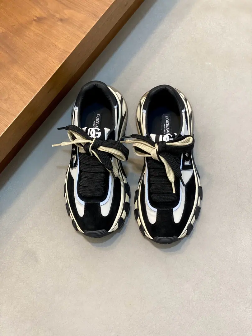 【DG】 Top Couple money., Size: Women36-40.Men39-44. (Women41.Men38.45.46Do it.） Dolce&Gabban 2026The latest couple's sneakers. Fires are on sale.. OriginalZPReload and Dismantlement. Repeatedly retweets. Yes, sir.1:1Restore！Top luxury. Soft and cozy. Fashion and leisure. It brings a quality of excellence and grace. And the wonderful comfort of the upper foot. Top-level purchase version of shoe face: Oxford.+Lacey paste. Uchi.: In the skin of the watered cow. Otsumi!: Original development𝐓𝐏𝐔andPhylonGroup Bottom Shoe pads.: Ecloth cushions., Pocket leather. Packaging: Original Configuration Full Packaging