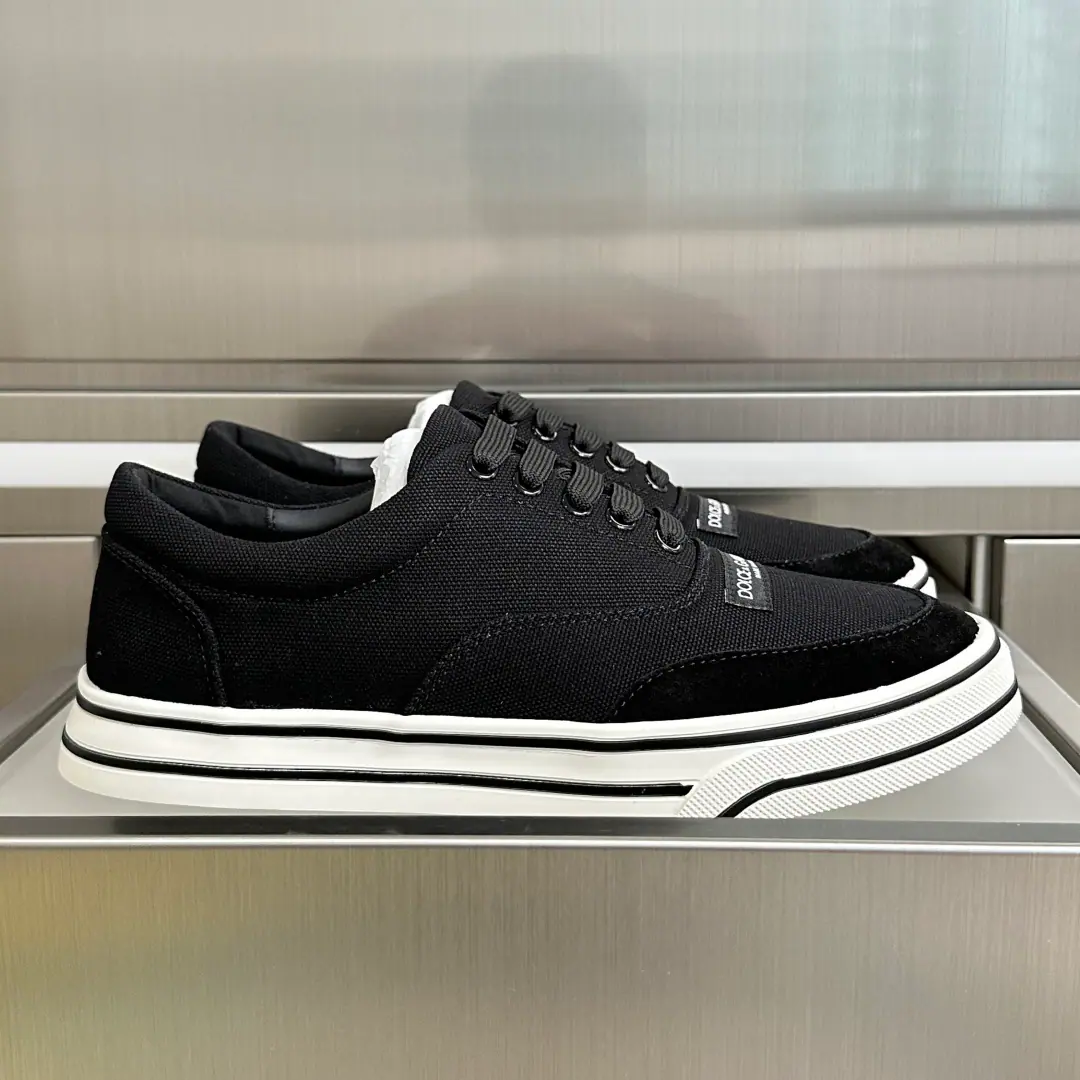 Top Version: Men Dolce&GabbanaDucha Banner. D&GLatestSailingSeries Leisure Sports shoes Shoes. Shoe. This one.DG SailingThe sneakers blend with modern style and comfort.,To help you out with your leisure and grace. Send a cabinet for fine packaging🛍📦 ▪️ Fabulous.: Original customized head-level cattle skin+Network ▪️ Uchi.: Original custom customised in soft sheep skin ▪️ Shoes under the sole.: Original modeling of slide-resistant rubber material ▪️ Bottom: 3CM ▪️ Size: Men38-46
