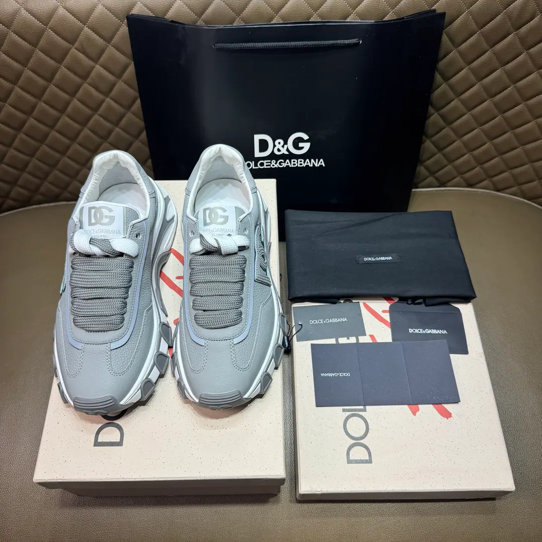 ••New••Dolce&Gabbana••DG✔️High-end Man's Movement•Leisure shoes.. Top counter, original single.. Original import of cattle skin Multiple material integration design➕Importing cattle and skins Skins and feet.➕OriginalTPRIt's a lot of strength.. Size: 39-44（38, 45Custom）