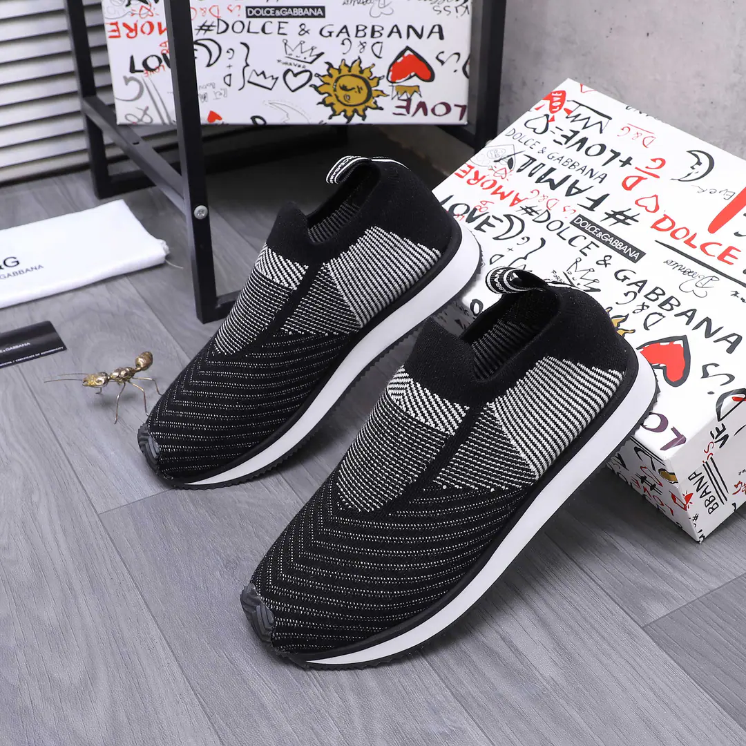 Trade marks: DG （Ducha Banner.）Couples' leisure shoes. Positive code number: 36-46 （45.46I'll make sure I don't change it.） Commodity materials: I'm a little bit of a fan of air. A stairwell. Rubber Bottom