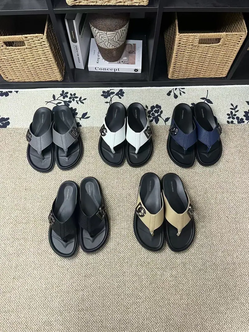 Yuan has a long supply. Codes38-46 DG - A man's sandal slipper.. Show High-settled style design. DGA little bit of aluminium in the strap. DG- Put the button up.. Comfortable commo-dented soles., It's easy to match shorts or jeans., Make a fine shape.. Subject: Cow leather., Technical fabric.: Cow leather., Aluminium with modifiable straps DGTights. EVA Inside Combine with commo-tone punctures The female code only takes orders.